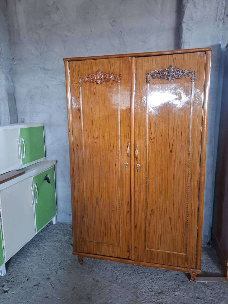 السلام عليكم  اغراض للبيع للاستفسار الاتصال على الرقم ***********
