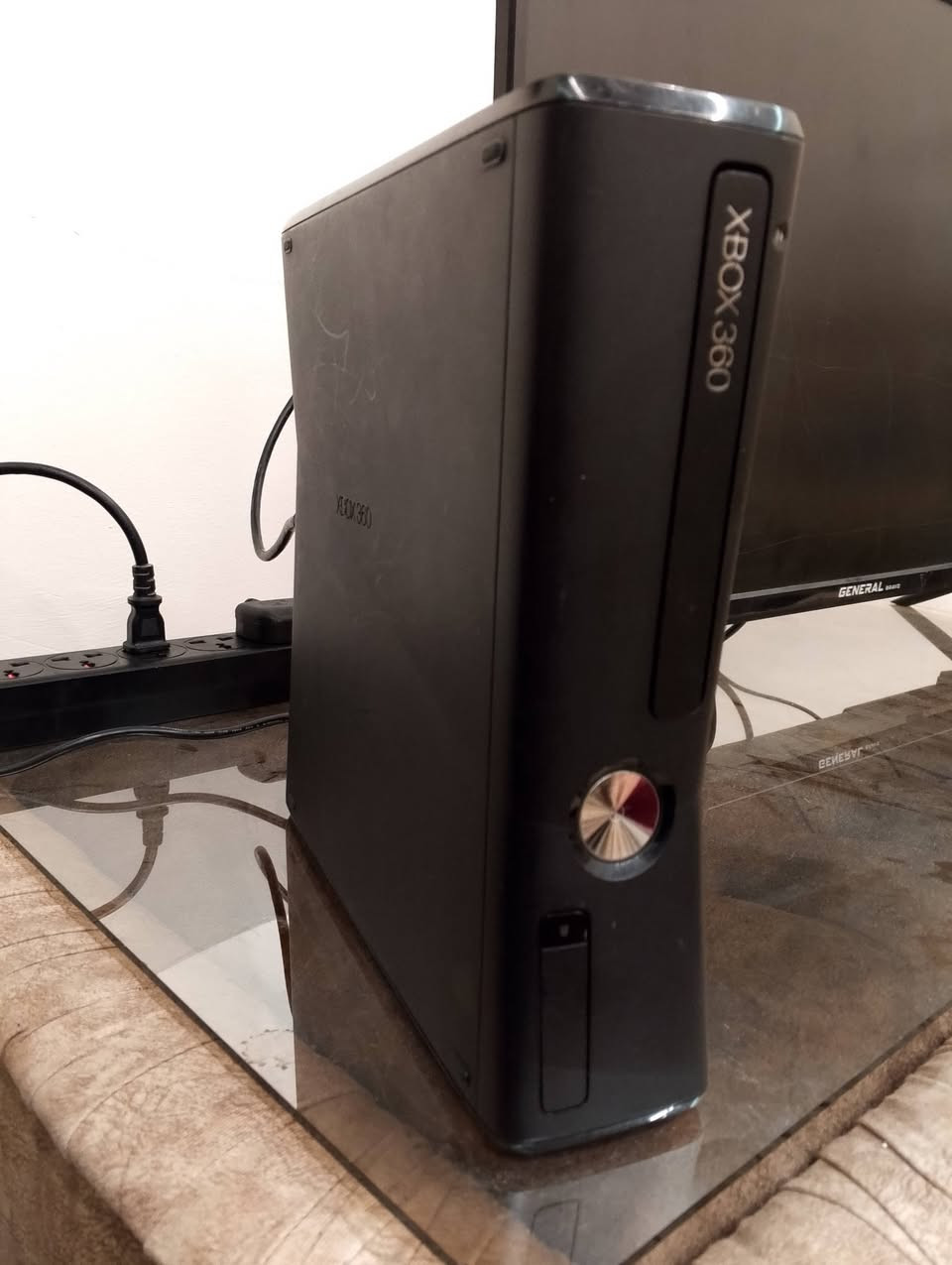 Xbox 360 slim
250 كيكا 
91 لعبه خزن داخل هارد 
جهاز نظيف بس منفذ قرص يعلك 
رايده ب 75الف قفل سعره جوه سوق
عنواني كركوك قادسيه 2 
مو شراي لا تراسلني ولا تعبني


**إذا كنت صاحب هذا الإعلان وتريد حذفه لأي سبب، رجاءا أرسل رسالة إلى الدعم الفني**