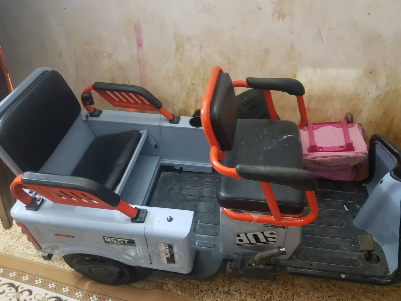 دراجه شحن للبيع نقصه سويج و ٤ بطاريات فقط جديده وضيفه بس متروكه السعر خاص ***********
