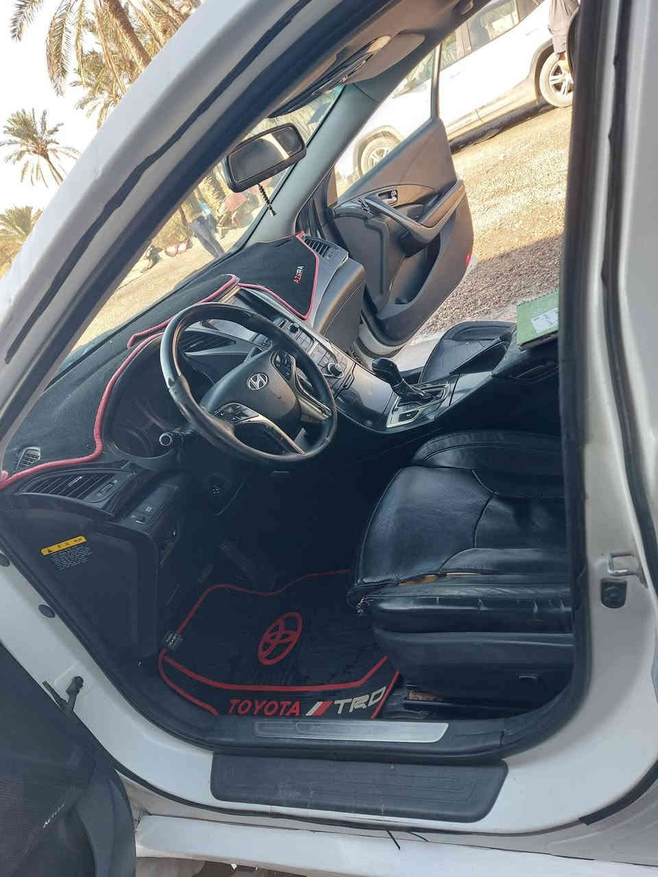 ازيرا 2014 وارد كوري السعر 120. رقم انكليزي سنوية جديدة . مكاني بصرة قضاء المدينه ***********
