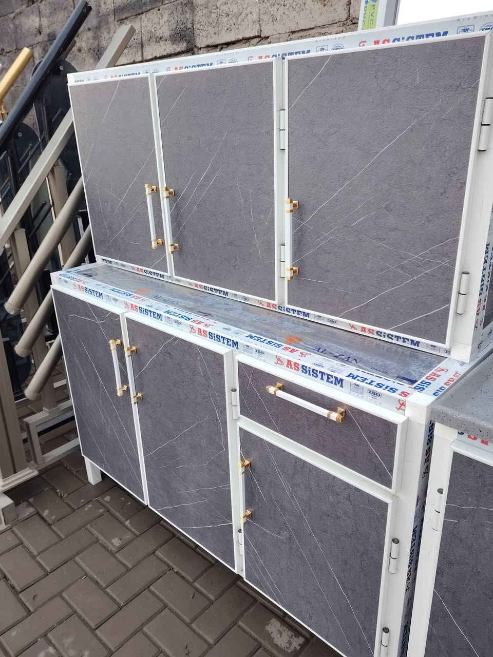 سلام عليكم كونتر متر ونص + سنك متر +مرمر المنيوم داخل خارج السعر ٤٥٠ الف مع النقل والتثبيت يتوفر جميع الأوان ***********
