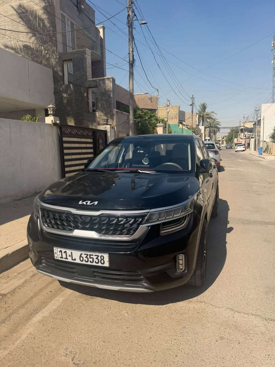 السلام عليكم 
سيارة كيا سيليتوس  خليجي موديل ٢٠٢٢ رقم بغداد للبيع 
سيارة ماشيه ٤٥ الف 
ويل قياس ١٧ 
حساسات امامية و خلفيه 
اشارات و حساسات بالمري 
المري شفط 
اوتو ستوب 
مانع انزلاق 
تحديد مسار 
محرك ٢٠٠٠ 
هندبريك بصمه 
بيها جاملغ وبنيد مبدل بلادي نفس اللون 
مكفوله من الشاصي واللغد 
السياره تبريد ثلج 
والمكينه نظيفه جداً لا تنقيص ولا تبخير
السياره بأسمي التحويل ثاني يوم 
سعره ١٦٥ بيهه مجال 
الاستفسار ***********
