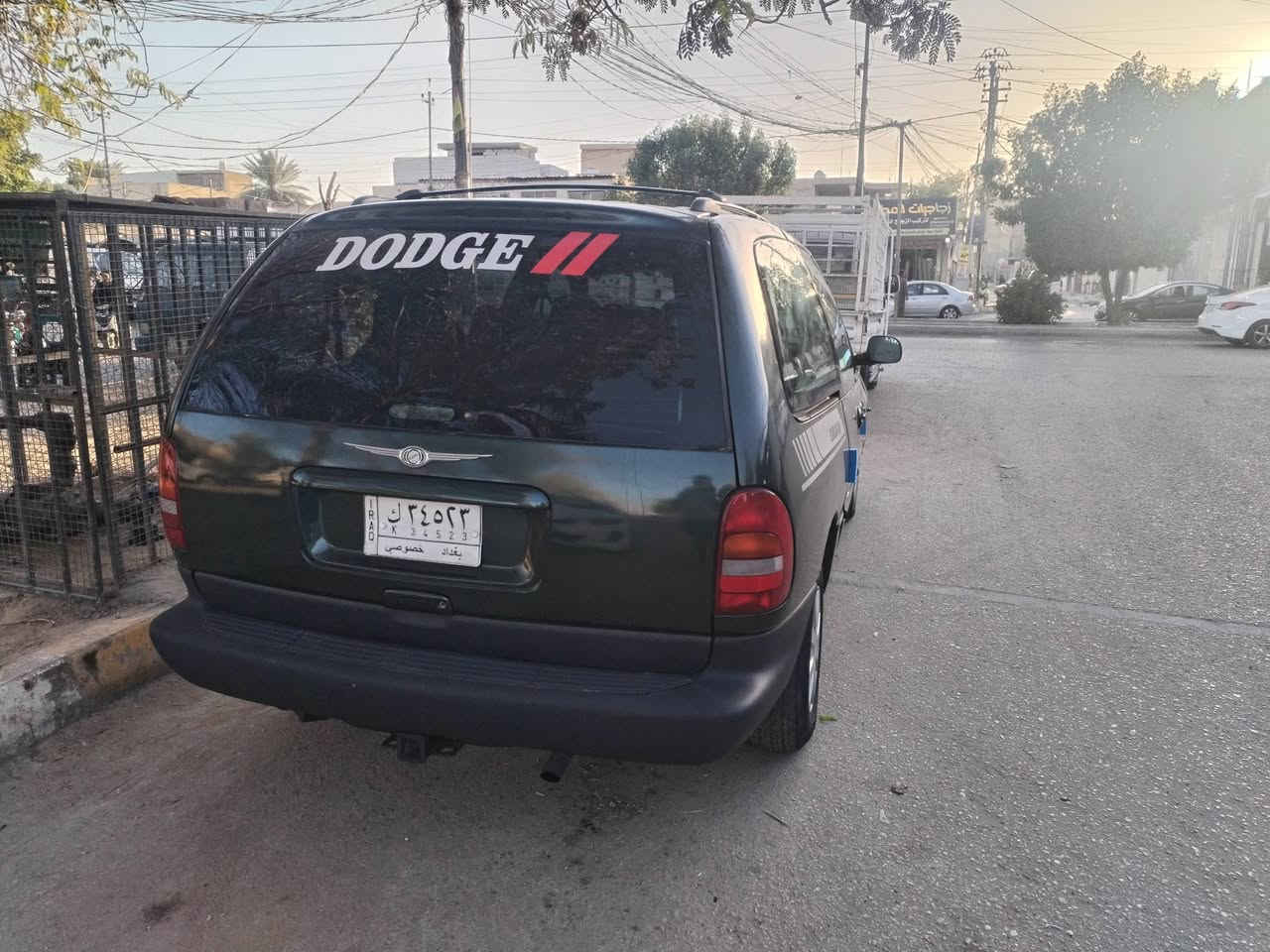 السلام عليكم للبيع دوج كرفان موديل 2000 رقم بغداد تحويل مباشر محرك وكير وحداديه جدد تبريد ثلج 7راكب مصبوغه حزام للجماليه فقط مكاني كربلاء *********** سعرهه 55قفل
