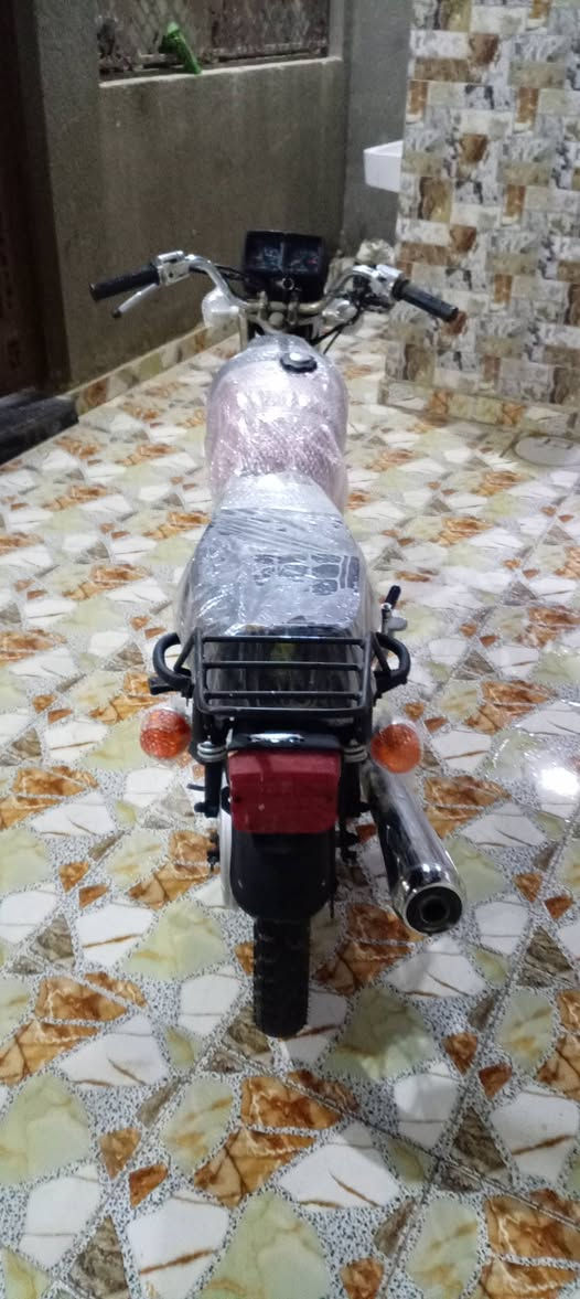 سلام عليكم دراجه نامه مديل 21 اوراق صولي تعمير جديد كهربايات كلها شغاله سعر 550وبيها مجال قليل للاستفسار ***********خاص
