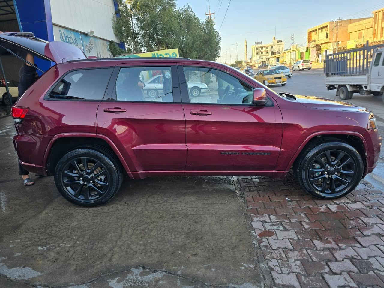 السلام عليكم
جيب لاريدو 2019 امريكي فول مواصفات عدا الفتحه 
صبغ نصف جاملغ الامامي 
السعر 240 وبيه مجال 
المكان الانبار عامرية الفلوجه 
***********
***********
للاستفسار الاتصال على الارقام
