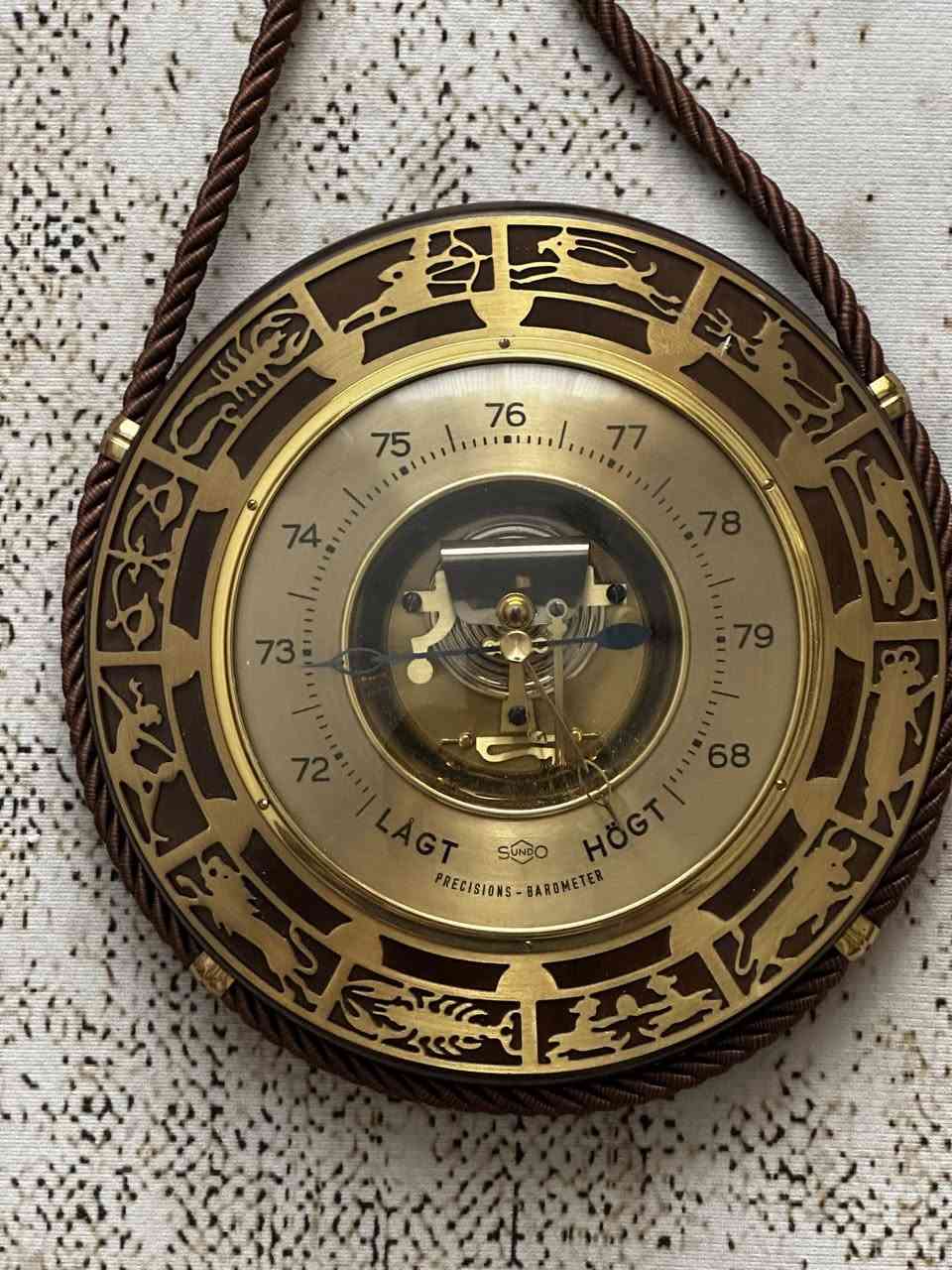 البارومتر
من سنة 1900 القياس 24X24 ما بي اي عيب وشغال على سرعه الرياح 
السعر 75 الف

موجود في بغداد


**إذا كنت صاحب هذا الإعلان وتريد حذفه لأي سبب، رجاءا أرسل رسالة إلى الدعم الفني**