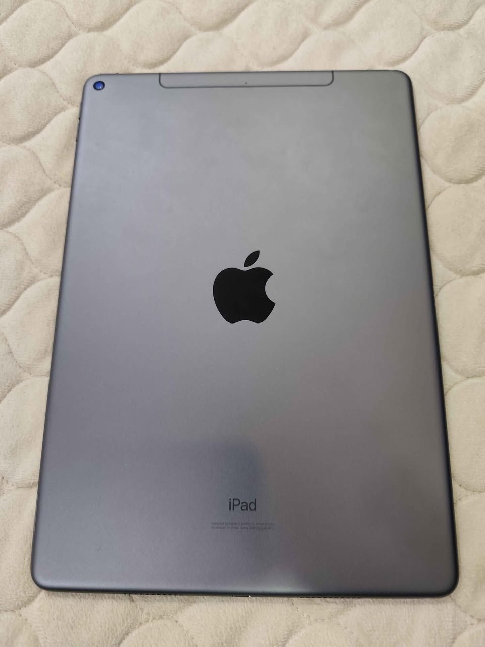 آيباد Apple iPad Air3 بحالة نظيفة جداً، استخدام خفيف وبدون مشاكل. الجهاز قوي وسلس ويشغل لعبة ببجي بسلاسة وفريمات ثابتة. مناسب للألعاب، الدراسة، والتصفح. بطاريته ممتازة وأداءه سريع متواجد ماسنجر 
رقمي واتساب واتصال *********** البصرة, العراق
