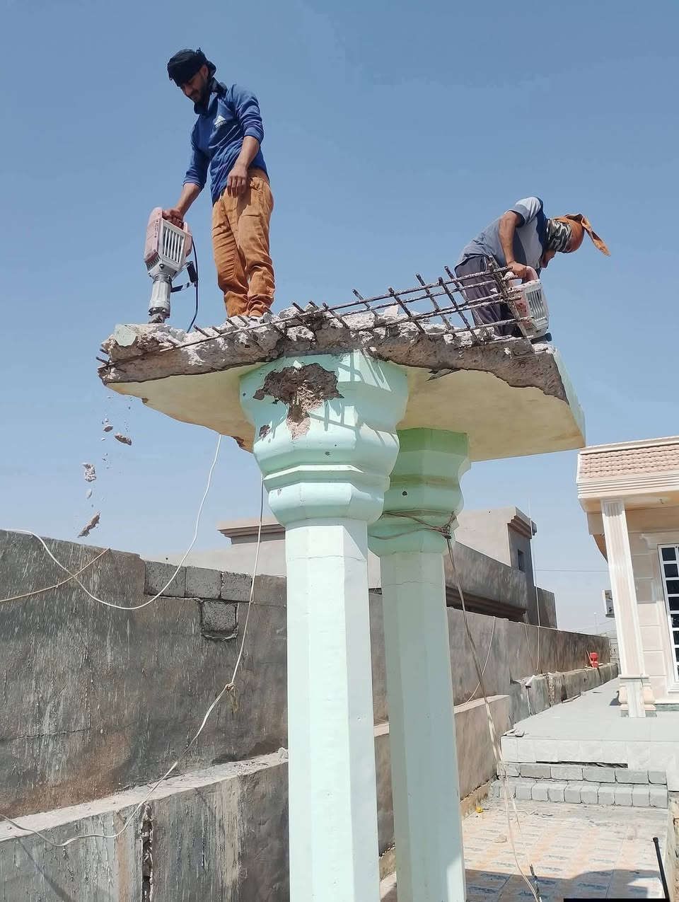 سلام عليكم  / يوجد كادر عمل جاهز/ تصعيد مواد/ تنضيف بيوت/ تفليش/ تكشيط/ تنضيف حدائق/ دفن نهري  / شقلنه ليل ونهار   /ومعداتنه جاهز/ ماعليك بس تصال على رقم  /  ***********
