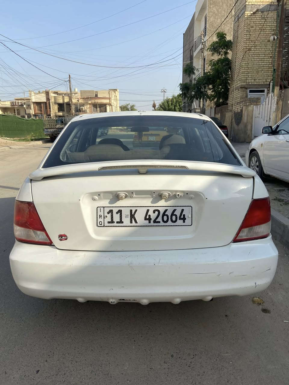 فيرنا موديل 2000 سيارة كاملة مابيها اي نقص
مكينة قبل شهرين مبدلها جديد
تبريد شغال 
كير عادي 
سعر 40 بيها مجال بسيط 
***********

