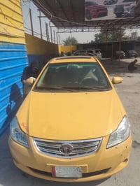 بي واي دي 2014 سياره مكينه وكير خير من الله تبريد وكامله مابيها شي  بس...