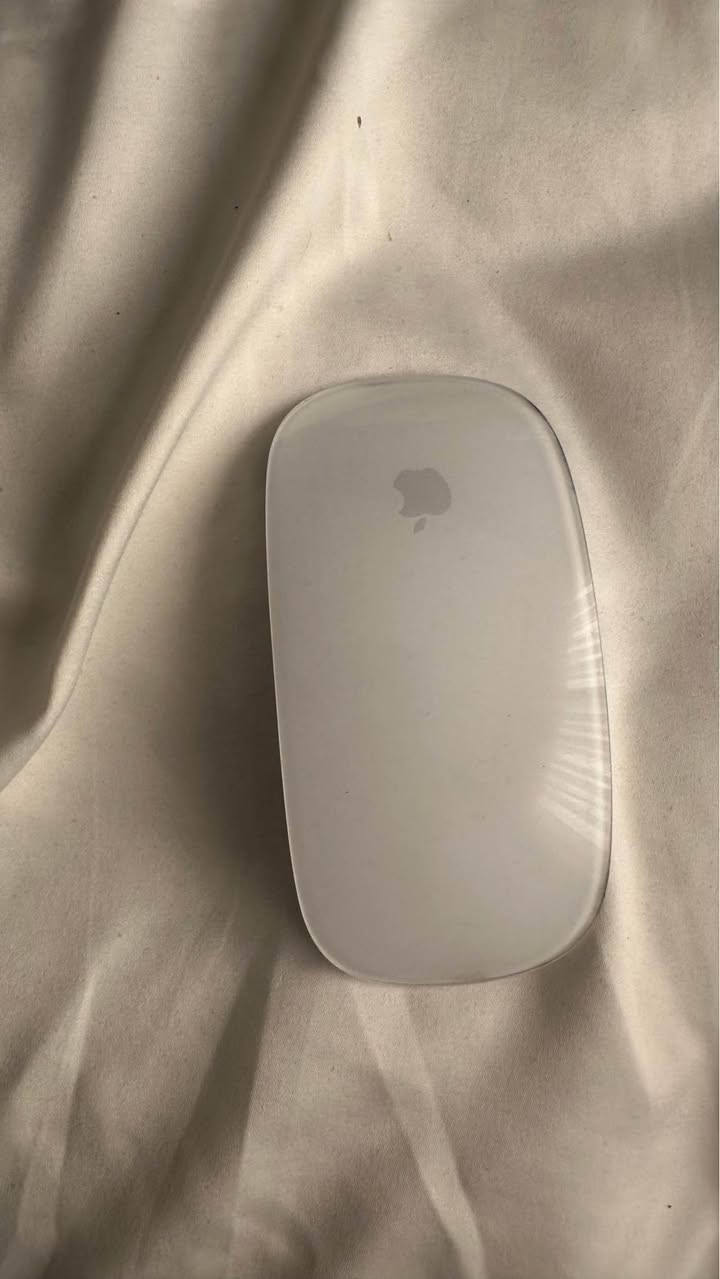 ماوس ابل Apple Magic Mouse من الجيل الثاني،

سعره 70 الف وبي مجال للشراي

الي يريده يتفضل واتس

*********** بغداد, العراق
