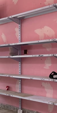 توجد رفوف للبيع  07709288258