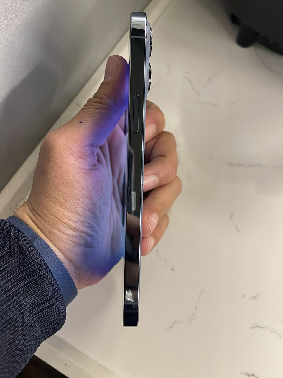 تلفون ابل ايفون ١٣ برو ماكس نظيف مبدل فقط ظهر اصلي البطارية ٧٧ بدون كارتونه واير شحن و شاحنه 
السعر ٥٠٠ الف قابل للتفاوض 
للتواصل ***********
