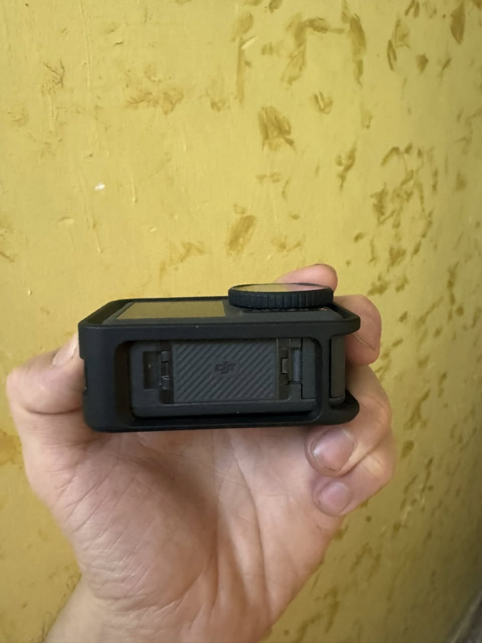 كامرا dji ozmo action 3 
استعمال 3ايام فقط  
جديد كلش 
سعره 310بيه مجال قليل 
‏***********
