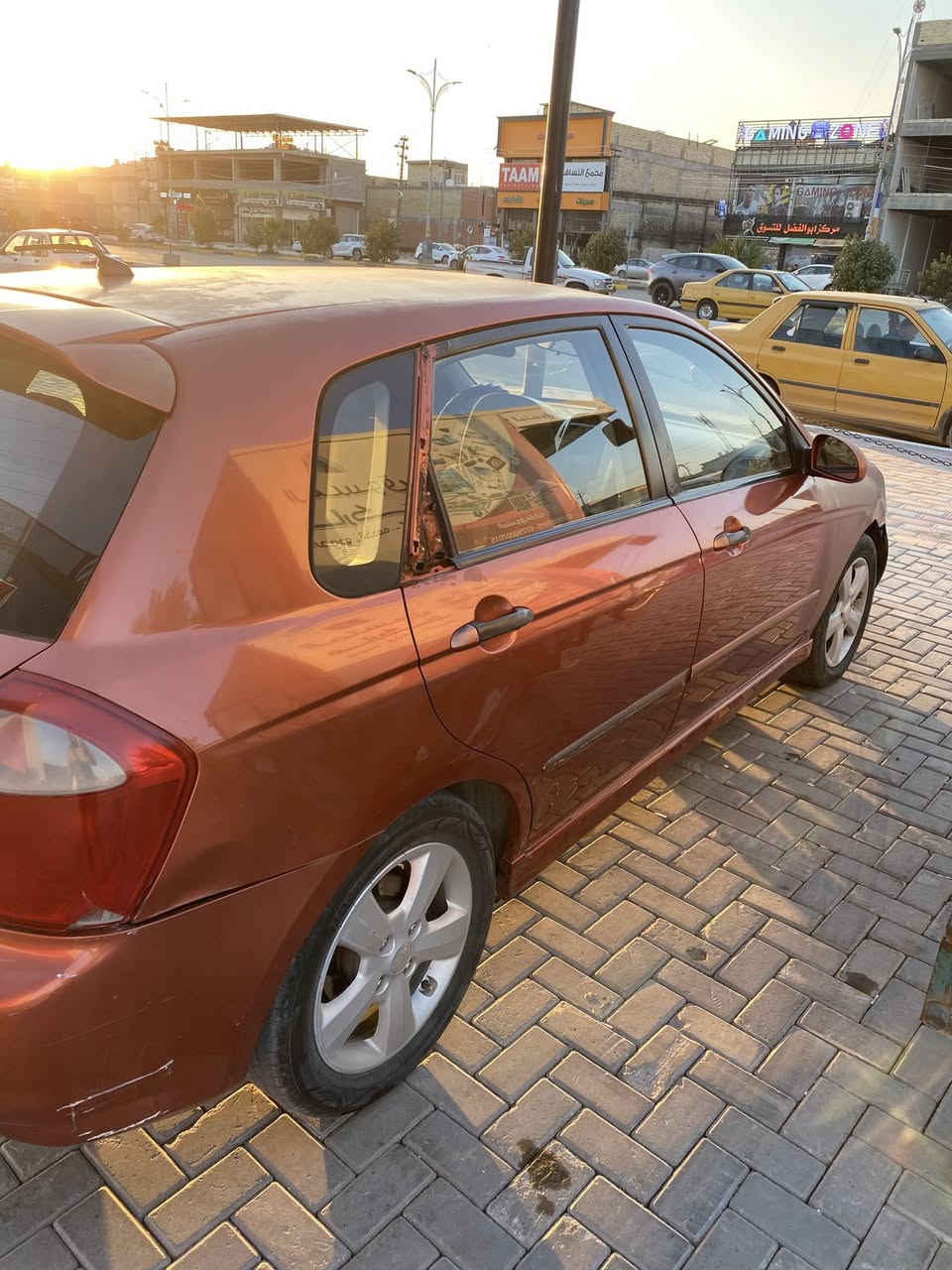 سلام عليكم سبكترة ٢٠٠٨ رقم بغداد بسمي سعر ٦٨  وبيه مجال مكان كربلاء ***********
