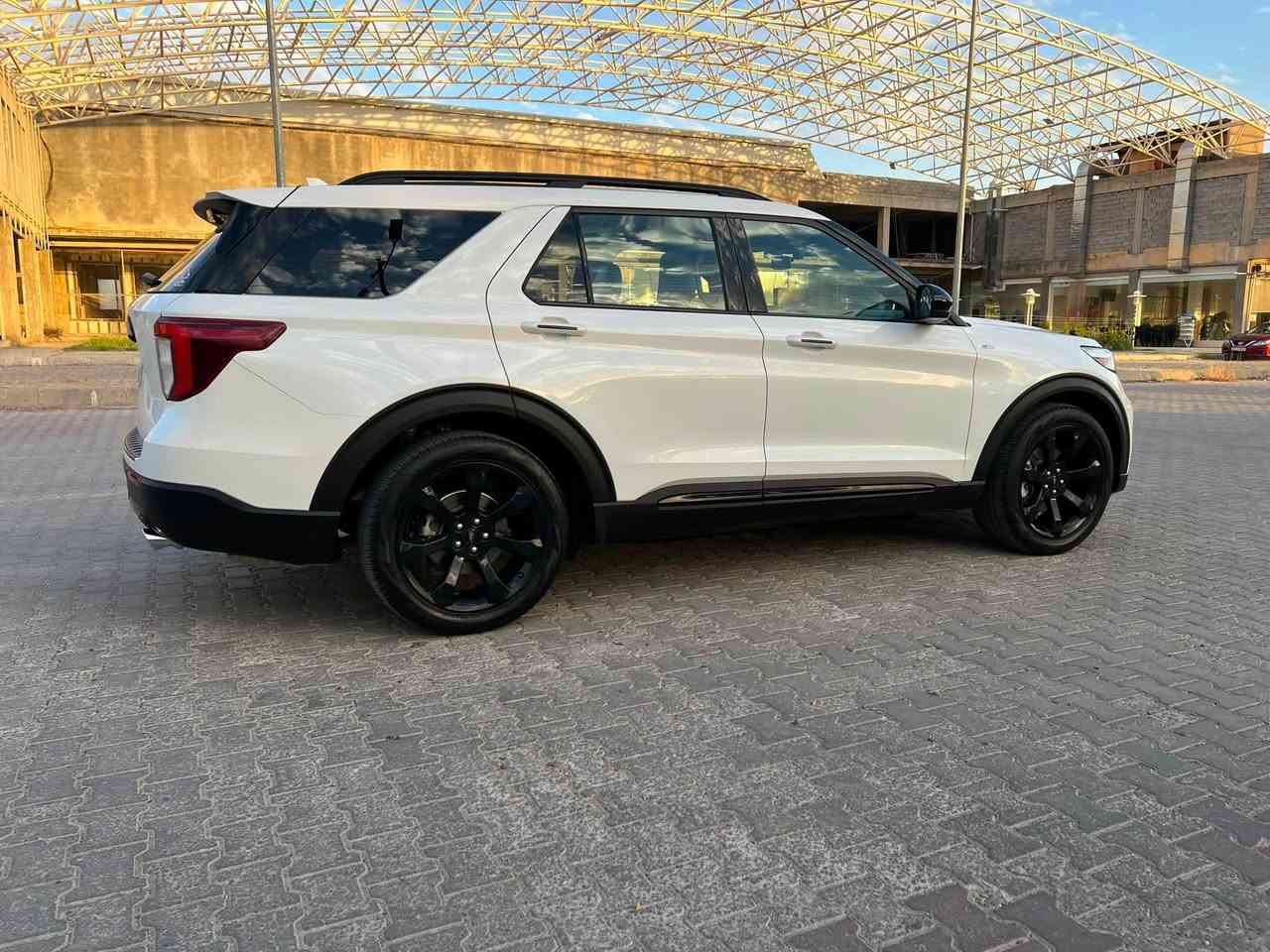 سلام عليكم 

فورد اكبسلور فئة ST Line

بدون صبغ السياره كفاله ،،،،ماعدا اقل من شبر صبغ نهايه الجاملخ الامامي للجماليه فقط

موديل 2024 

ماشيه 21 الف

# محرك حجم 2300 توربو

بانوراما

كشنات جلد مخمل

كشنات vip 

كشنات تدفئة

استيرن تدفئه

رادار جانبي وخلفي وحساسات

كامره 

ويل حجم 21 

السياره تجي بلاك يعني ترايش وعلامات والويل كله اسود بلادي 

تبريد مركزي

وبعد اهواي مواصفات 
### بالنسبه لصور الضرر موجوده بالمنشور 
ورقم الشاصي موجود 

مكان السياره خانقين 
للاستفسار ***********
