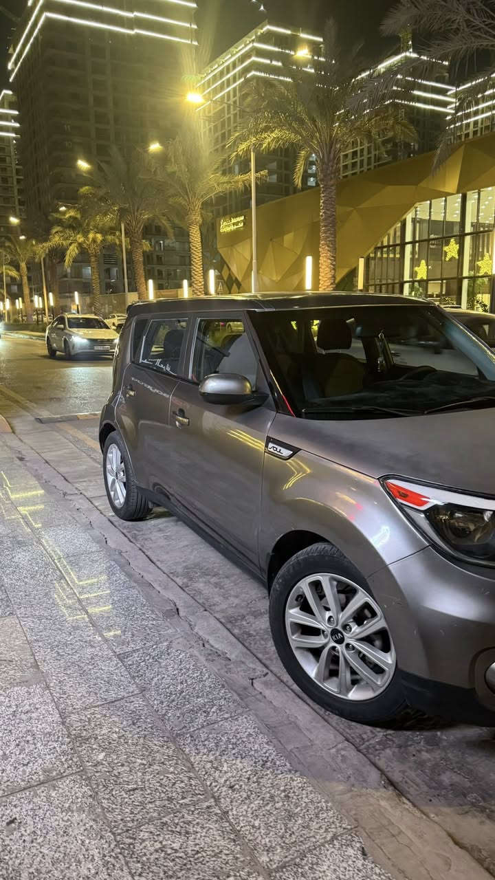 كيا صول 2018
محرك 2000 gdi بدون اي دواخل السونار وياها ماشيه (75 الف مايل) رقم بغداد مكاني البنوك
السعر 110$ 
***********
