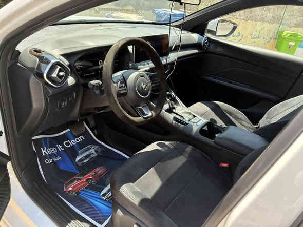 السلام عليكم 
للبيع ام جي ٥ شكل جيتي وارد صيني موديل ٢٥ محرك ١٥٠٠ تنفس طبيعي ماشية ١٣ الف  السيارة بحالة الوكالة بدون اي ضرر او صبغ فول مواصفات فتحة بصمة كامرات ٣٦٠ حساسات خلفية مثبت سرعه كشنات جلد مري شفط تبريد قطعتين تحكم ستيرن جهتين شاشه بلادية تحكم كامل بالسيارة
مسويلها دوشمة قماش نوعية ممتازه وارضيات ريزلاين   
 رقم اربيل باسمي   مكانها بغداد الاعظمية السعر ١١٥ وبيها مجال جدا بسيط 
للاستفسار الاتصال على الرقم 
***********
