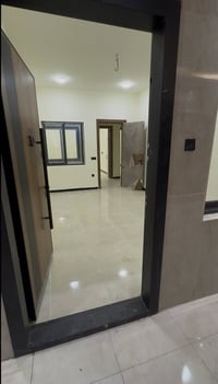 شقة VIP زيرو للإيجار (ارضية) 📍: الاعظمية- شارع عمر (للعوائل فقط ) تحتو...