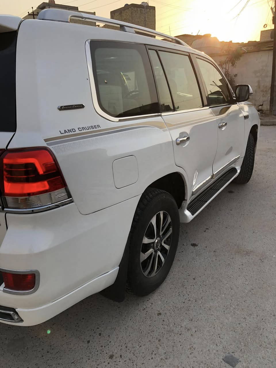 السلام عليكم لاندكروز 2009محدث 2021 مصبوغه عام أثر چفيه مكينه 8 سلندر فول مواصفات مكفوله مكينة وحدادية وكير رقم بغداد سنوية جديده هزه جديده السياره نظيفه ومابيها نقص برغي للبيع او المراوس مكاني بغداد السعر خاص او للأستفسار ***********
