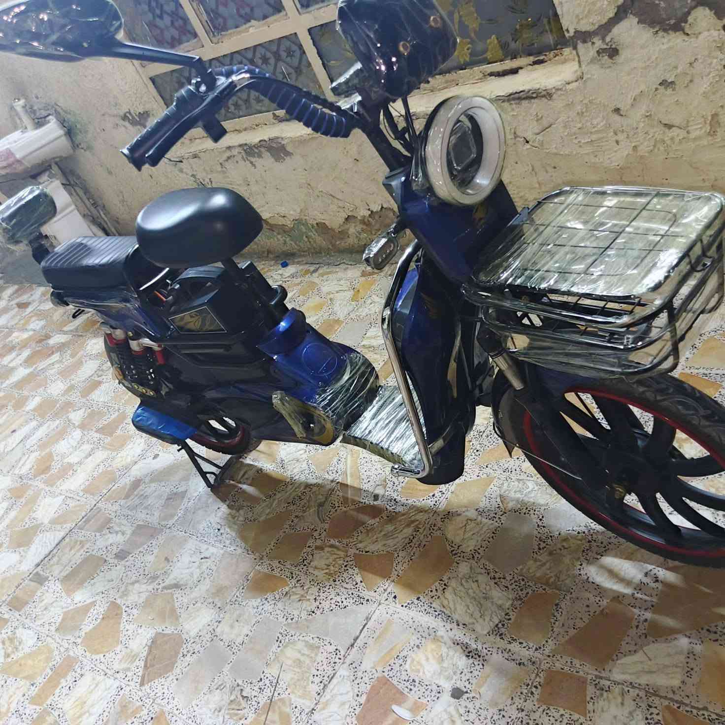 سلام عليكم دراجه شحن جديده للبيع سعره 600بيه مجال 
الاستفسار على رقم ***********
