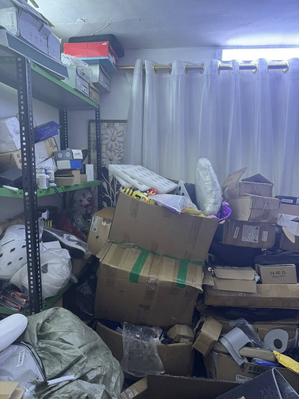 مرحبا اغراض تنباع كلهه شلع تنشال
وبعد اكو 6كراتين
وغراض خشن هم ممصورتهه
بالنسبه للغراض مكس 
كلشي بيهه الكتروني منزلي العاب ملابس احذيه
اغراض سيارات مكان بغداد


**إذا كنت صاحب هذا الإعلان وتريد حذفه لأي سبب، رجاءا أرسل رسالة إلى الدعم الفني**