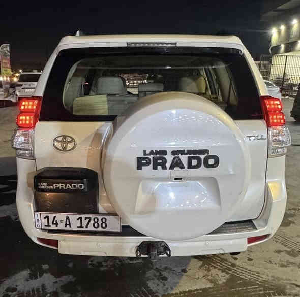 السلام عليكم ورحمة الله، (لبيع فقط بدون مرارس) برادو 2011 كويتي  فول، ابيض مكفوله كفاله عامه حتى دعاميه مكفوله (رقم بصره انكليزي مميزه) (محرك 4000(6سلندر)
1- فتحة سقف 
2- بصمه مع نظام ترحيب 
3- كشنات جلد  
4- حساس خلفي وامامي
5- فول ويل 4x4
6- سبعه راكب  
7- داخل صاج ملكي 
8_مرايا كهربائي شفط 
9- دبل تانكي  
10- سبيل تعليك 
11-  تبريد 3 قطعه                      12- كامره خلفيه                      السياره مدخله سيرف عام ( تخم تاير + تخم دسكات  + صيانه منظومة قودعامه )  السياره على ايدي واني جنايه من سنوات طويله (مكان السياره بغداد الكرادة) (السعره 275 وبيه مجال ) (اتصال او واتساب. ***********)
