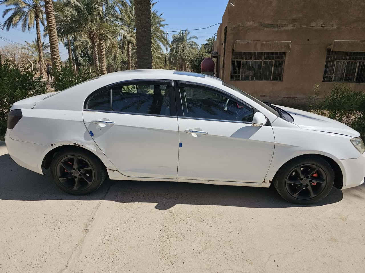 ام كراند
الجاملج امامي +والبدنه الاماميوبيه طخات
وصفنه بكير
معروضه ٤٥ وبيه مجال 
مخول بلنشر
هذا راعيه ***********
