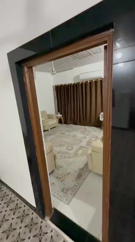 بيت للبيع 160 م حي الرحمة القطاع الثاني غرفتين وصالة ومطبخ واستقبال وصحيات وحديقه بسعر 48 مليون 
مكتب حازم البديري 
***********
