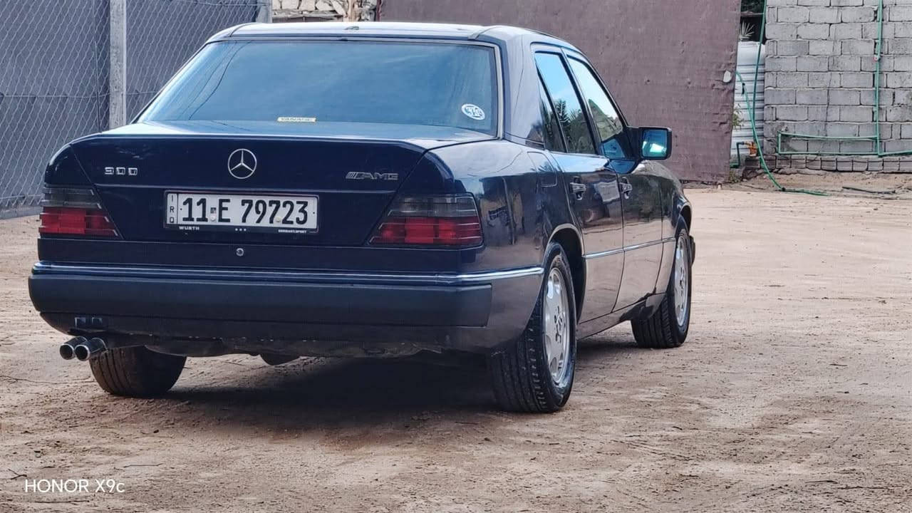 اخوان مكلف بنشر اني لحد يراسل مارد اتصل على صاحبها
سلام عليكم 
مرسيدس E300 
موديل 1991 أصل 
رقم بغداد دولي سنويه جديده مشروع وطني باسمي 
مواصفاتها 
تخم تاير جديد ✅
صدر جديد ✅
باتري جديد ✅
كهربائية كلها شغاله ✅
داخل جلد كله جديد ✅
كشنات تحكم كهربائي ✅
جام  4 كهربائي ✅ 
تبريد ثلج 🥶 
تدفئى شغاله نار 🔥 
قواعد دبل سليمات ✅
ويل بلادي ✅
سعرها 70 وبي مجال 
مكاني كربلاء 
رقم ***********
