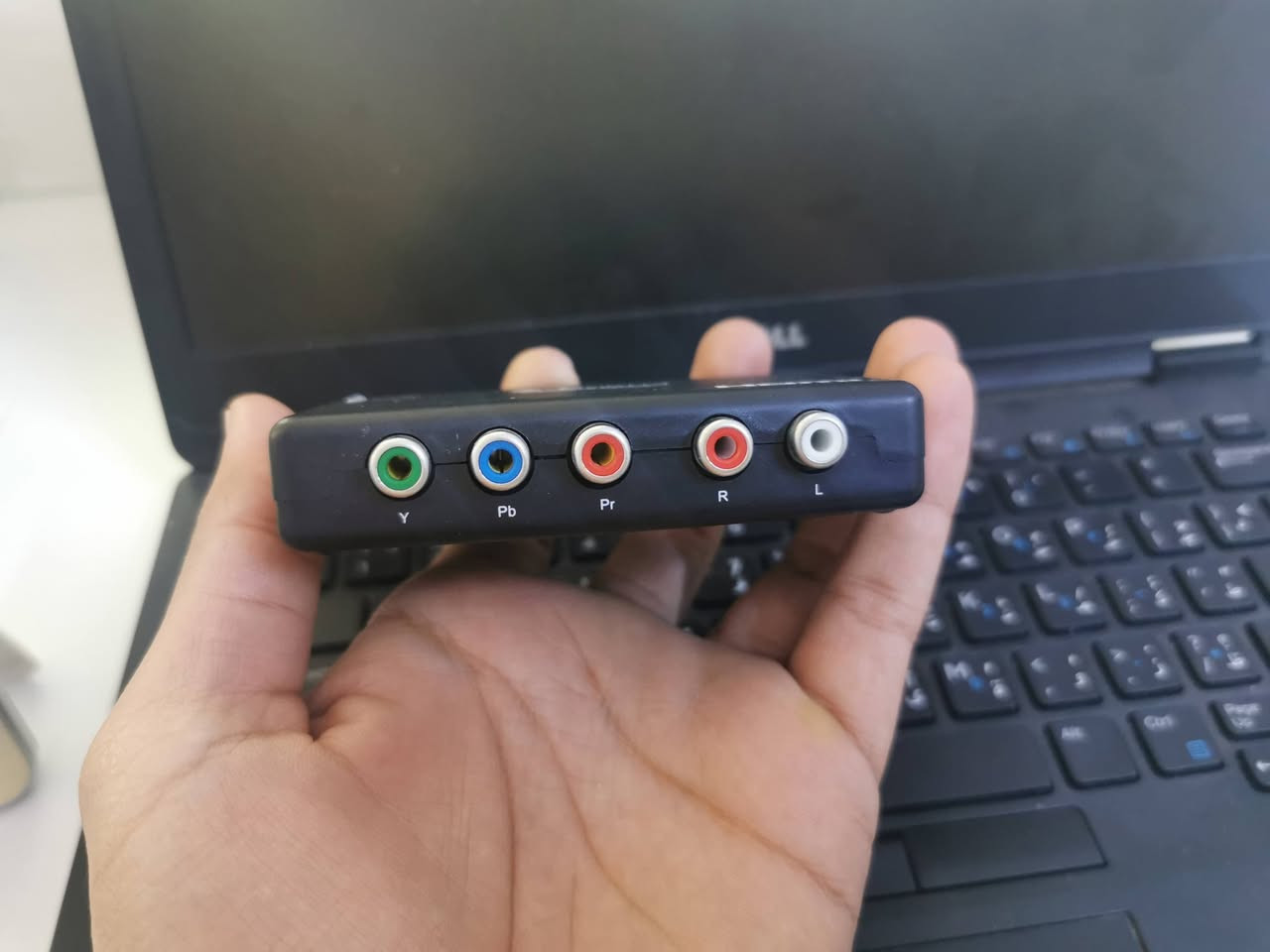 تحويلة من كومبونت (5 فيش)
الى hdmi
تفيد الي شاشاتهم ما بيه مدخل كمبونت
السعر 28
التوصيل لكل المحافظات 5


**إذا كنت صاحب هذا الإعلان وتريد حذفه لأي سبب، رجاءا أرسل رسالة إلى الدعم الفني**