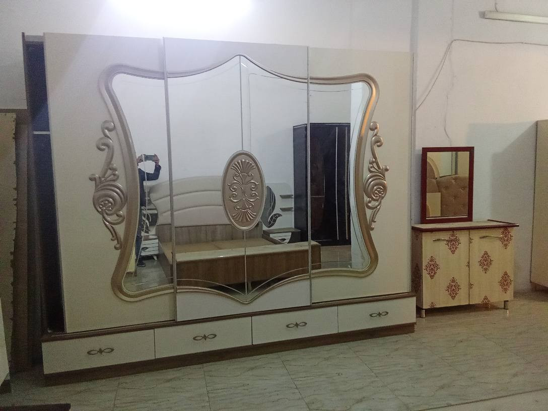 غرفة نوم ملكي للبيع 450 واتحده كل المعارض بالسعر من معرض سالم نجار 
*********** كركوك, العراق
