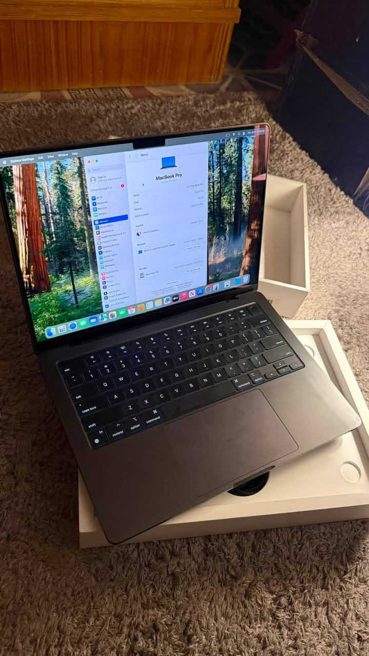 Macbook pro m4
512 gb هارد
16 gb رام
بطاريه 100% مشحونة 17 مره 
سعرها مليونين و 150 الف
2,150,000 الف
للتواصل خاص او واتس فقط
***********
