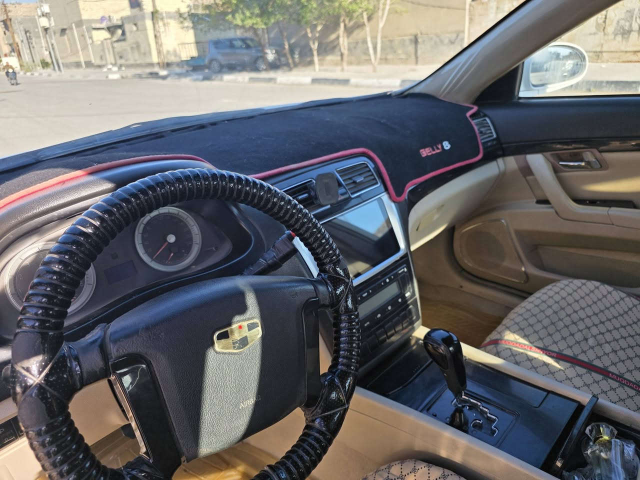 جيلي امكراند ١٣ بيع مستعجل السعر ٥٨ وبيها مجال 
للاستفسار ***********
