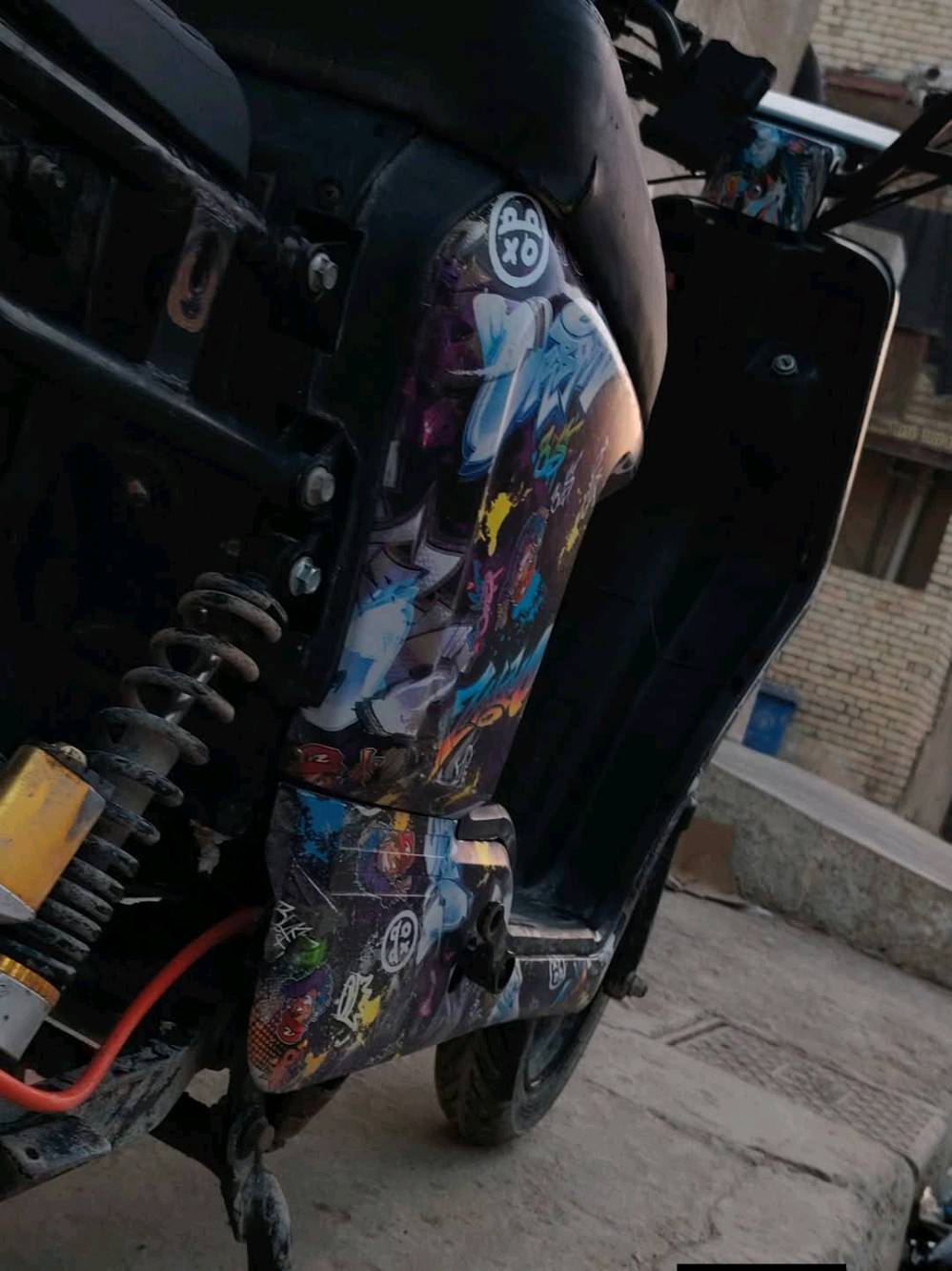 سلام عليكم دراجه شحن نظيفه موديل ٢٠٢٥ سعرها ٣٠٠ الف وبي مجال مكاني  بغداد الحريه