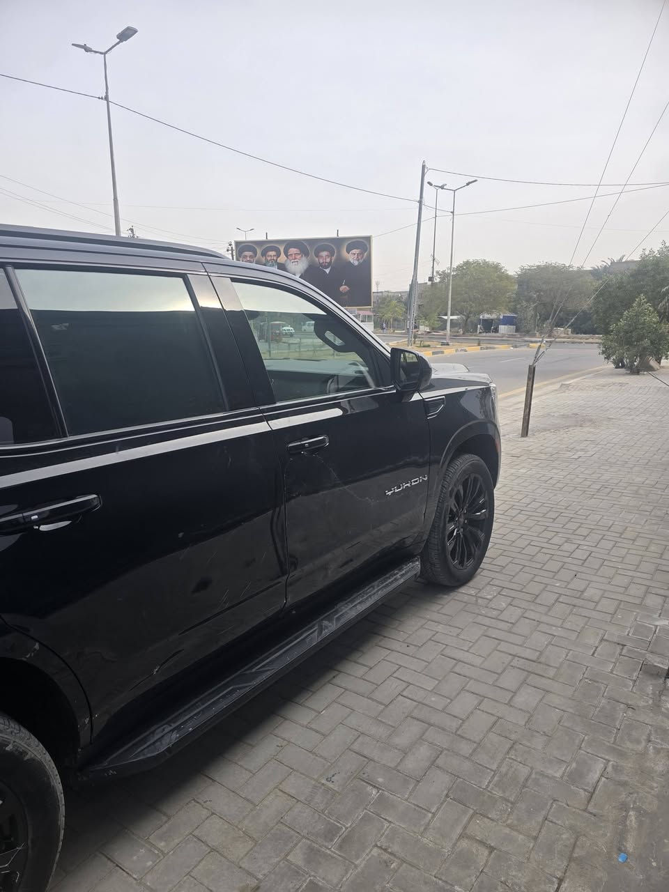 السلام عليكم اخوان جمسي بيع او مراوس موديل ٢٣ ماشيه ٨٠ الف وكاله المنصور خليجي فئه sle مواصفات معروفه جنطه شفط ويل ٢٢ تخم تاير برجستون وبقيه المواصفات معروفه السياره مكفوله محرك وكير وصدر بس بيه شخط فوك الدوسه ممصلح على وضعه السعر ٤٦ للاستفسار ***********
