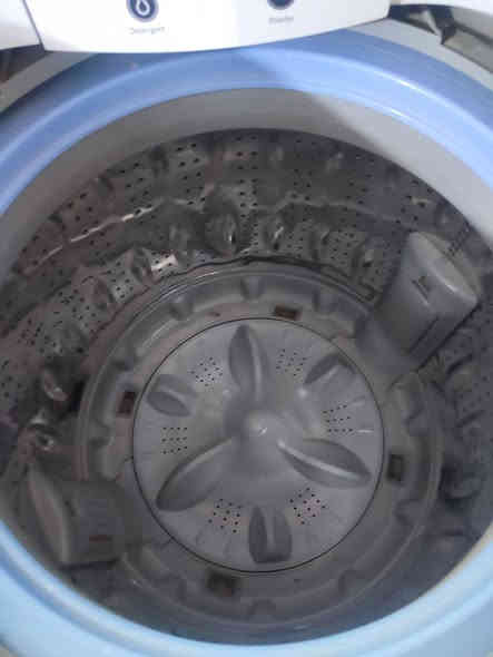 السلام عليكم ❤️ ❤️
غساله اوتوماتيك ⚡
حار وبارد👉🏻💤
استعمال قليل جديده كلش مابيه اي شي 

حوض كبير 
شغاله عل فحص 
السعر 800
*********** مكاني ديوانيه
