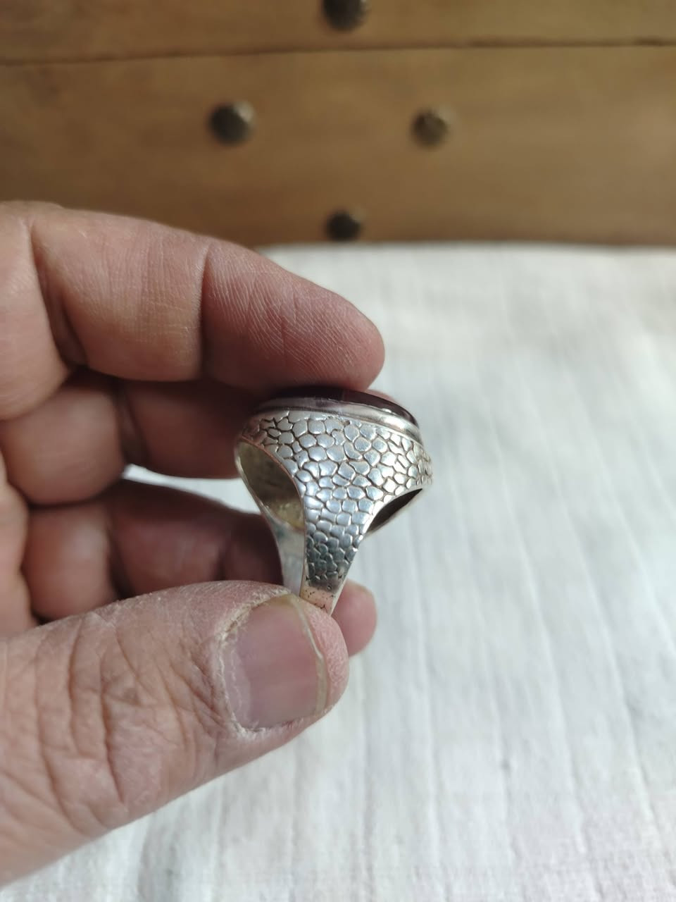 تحفه من تحف العقيق اليماني الانسي مخطوط حرز السيد القاضي في رجب القياس ٢٦ الاتصال *********** بغداد ٠
