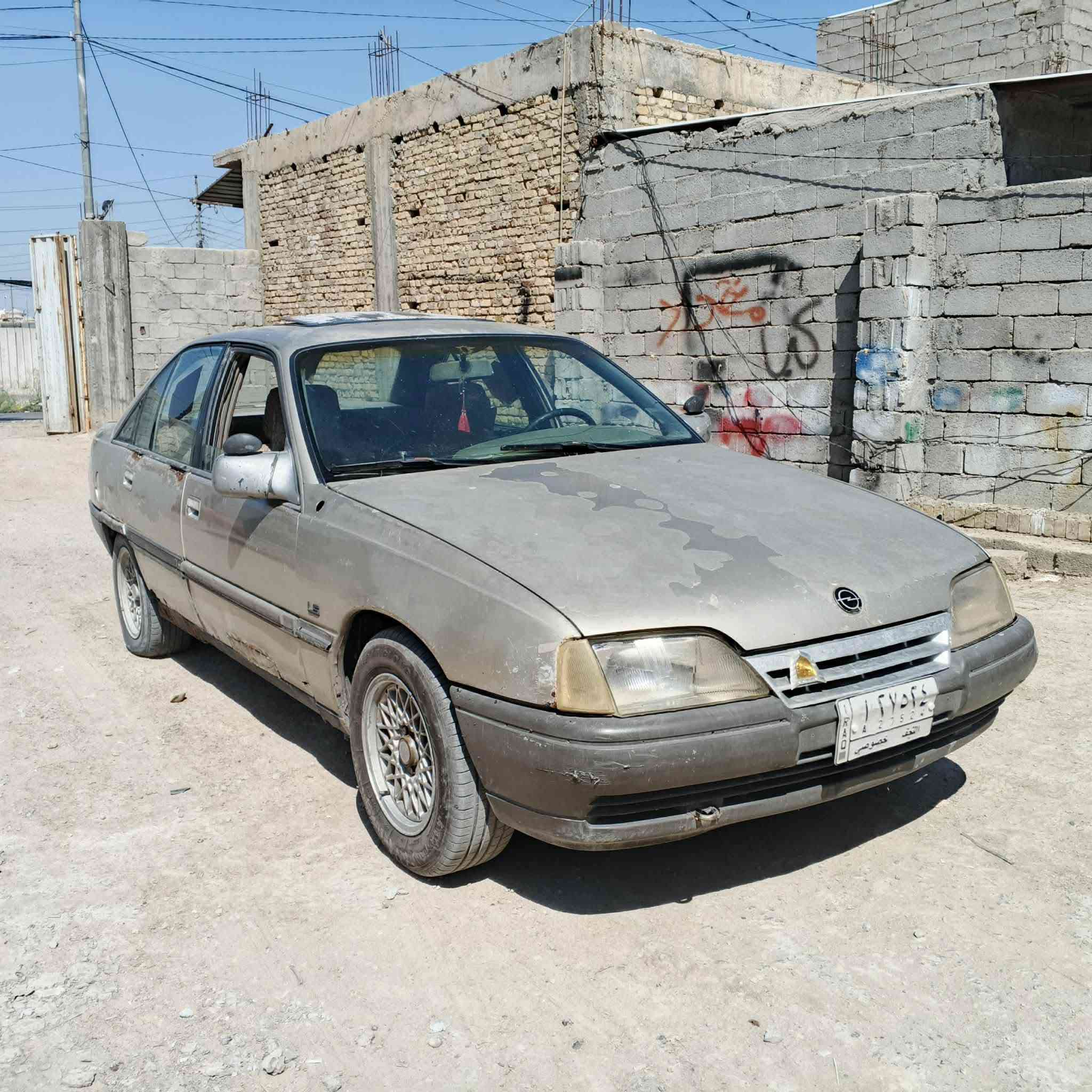 السلام عليكم
اوبل فيكترا موديل 88 مكينه 200 كير ومكينه خير من الله وغرفه نضيفه بس عوزه صبغ السياره كير عادي السعر 18وبيها مجال قليل
 ‏‪***********‬‏
