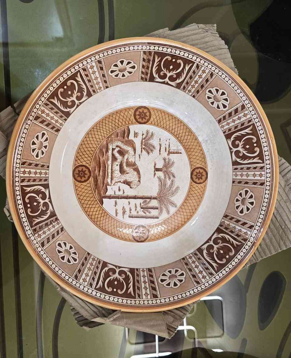 السلام عليكم
متاح صحن ابو الاسد ياباني قديم عدد٣ قطع ، الصحون غير مستعملة 
للتواصل عبر الواتس اب 
***********
