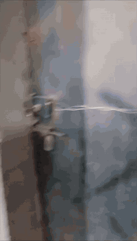 سلام وعليكم بيت للبيع سقف سندويش بحي النصر الثاني قرب مدارس البيت صاير على شارع يم سيد ابو بايسكلات مساحه 90متر زراعي واقع حال لاستفسار الانتصال على صاحب الدار الرقم فقط وتساب ***********
