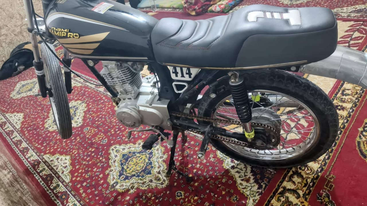 عمي سلام عليكم دراجه للبيع تعمير 25 كله اصلي محرك مامفتوح برغي  دراجه خير من الله مالت جناي مامغسوله تره مكاني شاميه  وشراي بي خير ويدلل السعر ب 550 وبيه مجال لطيبين هاذه رقمي للتواصل *********** 🙂🌹
