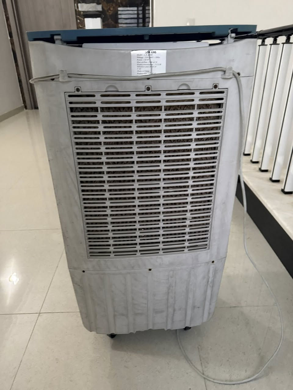 السلام عليكم مبرده كونفيره شغاله كلشي مابيه مكاني بغداد التاجيات توصيل ماعندي سعره ٥٠ وبي مجال المو شراي لايرسل ويتعبني رحمه على ولديكم رقم ***********
