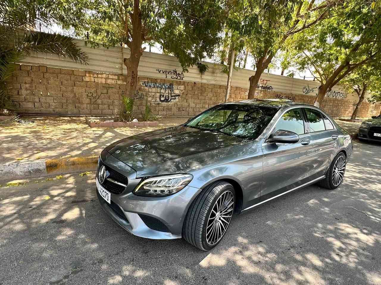 السلام عليكم شباب
من رخصت الادمن المحترم

للــبــيــع او مراوس مرسيدس C 300 تو ويل موديل 2019 

ماشيه86 الف مايل حادث دعامية فقط وراجعه نفسها بدون ايرباك وهنا صار بيها ربع جاملغ امامي عكس السايق اثر شخط بسيط السيارة جداً نظيفة وجاهزة من كلشي بدون اي نقص مواصفات 

سلايت 

صندوق كهرباء

رادار جانبي وامامي 

نقطه عمياء

كراسي كهرباء +هيترات+ميموري

اناره محيطيه

وباقي الواصفات معروفه 

السعر 248 وبيها مجال 

للاستفسار***********
