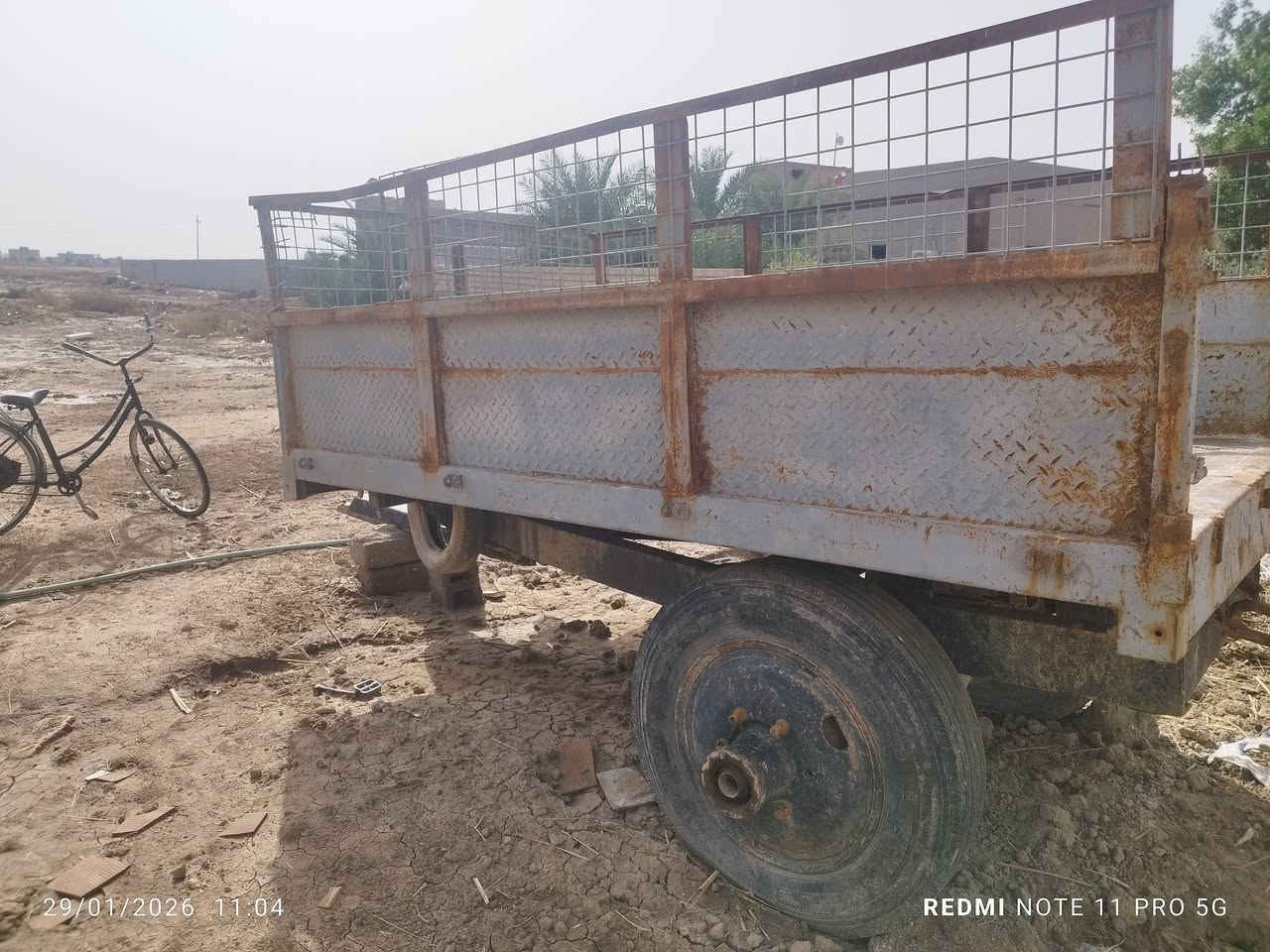 السلام عليكم عربانه للبيع  نظيفه سعرها واحد ونص قفلها تنسف العربانه رقم*********** مكان العربانه البصره قضاء الدير ناحيه النشوه
