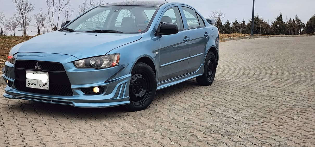 سڵاوی خواتان لێ بێت
لانسەری قرش مۆدێل 2008 مەکینە 20
سەیارەکە زۆر پاکو جوان ماوەتەوە بە دڵ خزمەت کراو ئاوێنە کارەبا گێر ئۆتۆماتیک ناو زەردە خلیجیە   تەبرید ساردو گەرم بە شەرت شاشەی پشتی کوشنە سەنەویو ژینگەو رێگەو بانی تا ٦ مانگی تر تازەیە تازە هایدرۆلیکی گێری گۆراوە ڕۆنی مەکینەی تازە گۆراو سەیارەک حیزام بۆیاخە سەقفی بۆیاخی نیە پێشتر بێ بۆیاخ بوە لەسەر کاڵ بونەوە کراوە سۆنەری هەیە رەسمو فیدۆی کاملم لایە  خۆو شەرتەکان هەلبژێرە سعری 80 مەعامەلەی برایانە
*********** السليمانية, العراق
