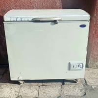 غراض للبيع مجمدة شغالة تجميد حجم وسط السعر 150 وبيها مجال  غسالة شغالة...