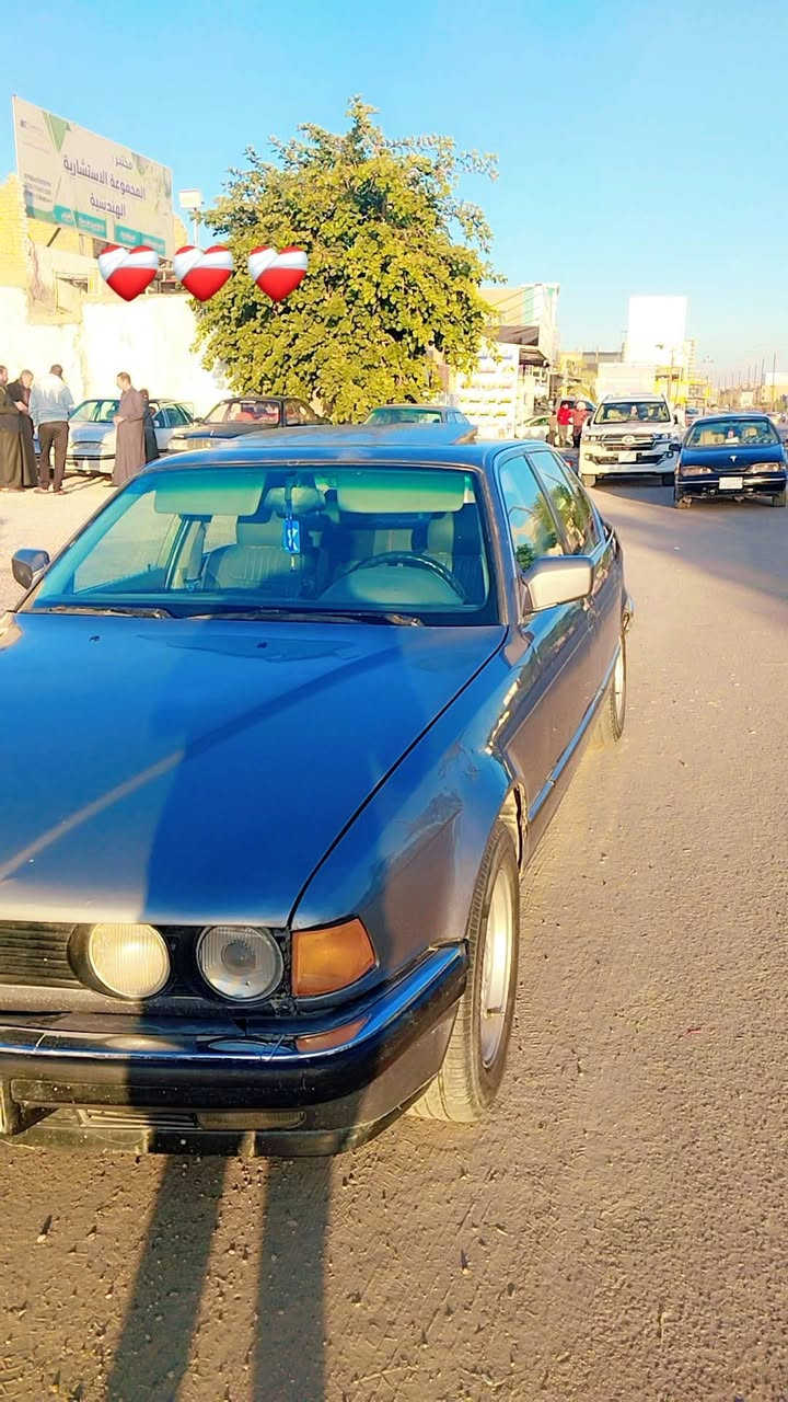 سلام عليكم  للبيع بي ام موديل 1991سياره جاهزه من كلشي تبريد شغال بلاديه بدون صبغ واضربه سياره كلش حلووه مكان ابو غريب ***********
