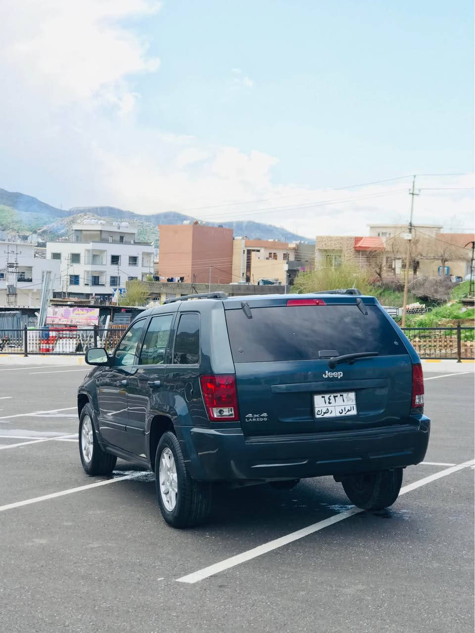 جيب لاريدو موديل ٢٠٠٧ 
***********
صبغ ٢قتطه و نيف بي داخلي و ايرباك شرط
گيرو محرك ٦ بستن و شرط رقم سنه وي كه فن 
سعر ٨٧ وه رقه و مجال دهوك دهوك, العراق
