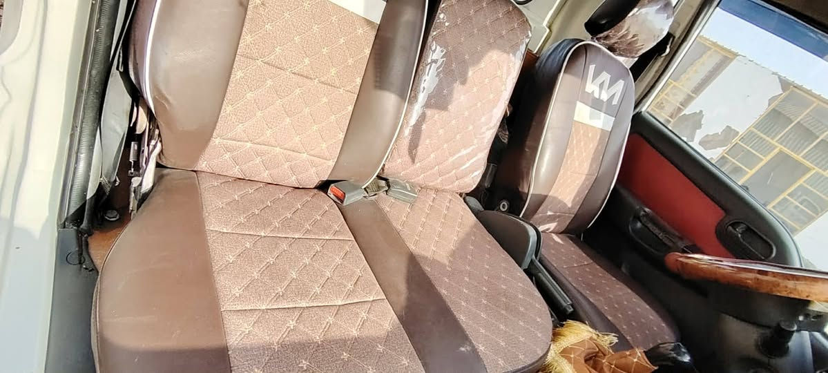 السلام عليكم
كيه بنكو مديل 2014
سياره كفاله شاصي كير مكينه
حداديه جديد
تخم تاير جداد
سلف وداينموجديد
دوشمه وغرفه جديده
تخم قفاله ونرمايد للبيبان
وسنتر لوك كله جيديد 
الدوس والهلالات تبديل فقط
السياره رقم قادسيه بسامينه حصرن ستونه داورناه هزه جديده 
شرط المداور سعر السياره شده 100
وبيه مجال 
مكان السياره  نجف مناذره رقم الهاتف ***********
